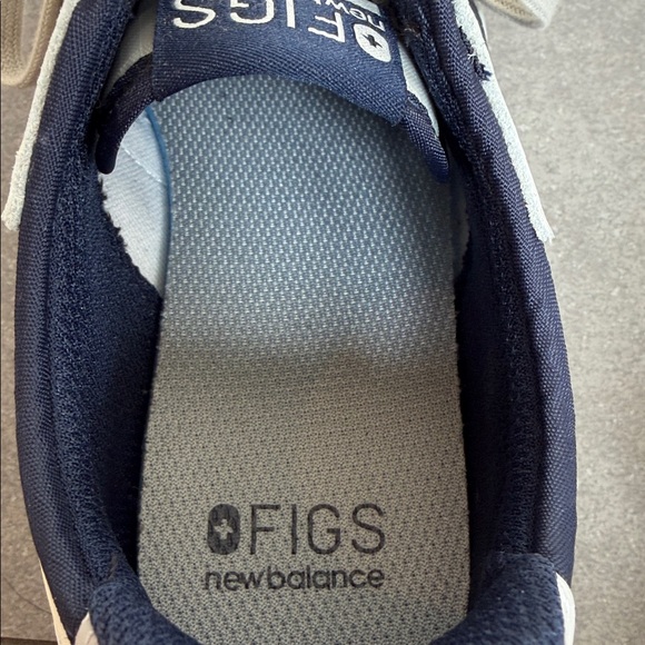 New Balance FIGS 327 7.5 - Picture 4 of 7